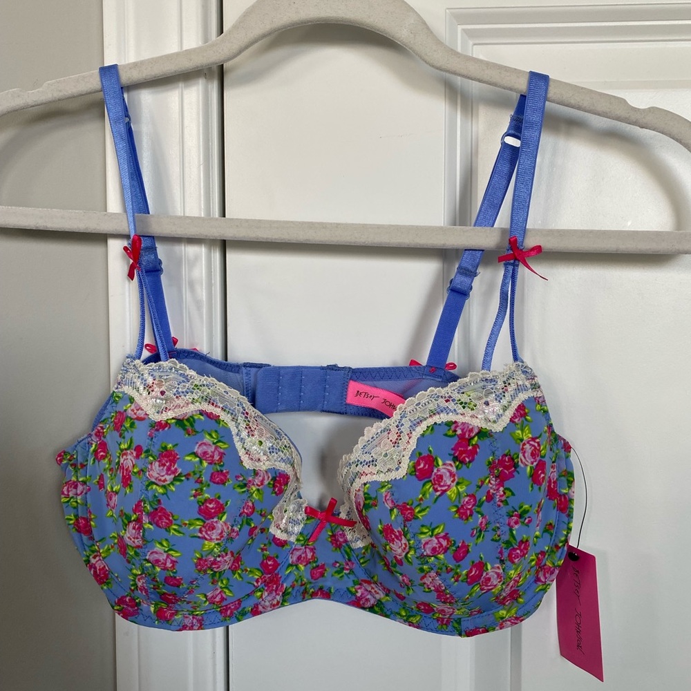 NWT Betsey Johnson Bra